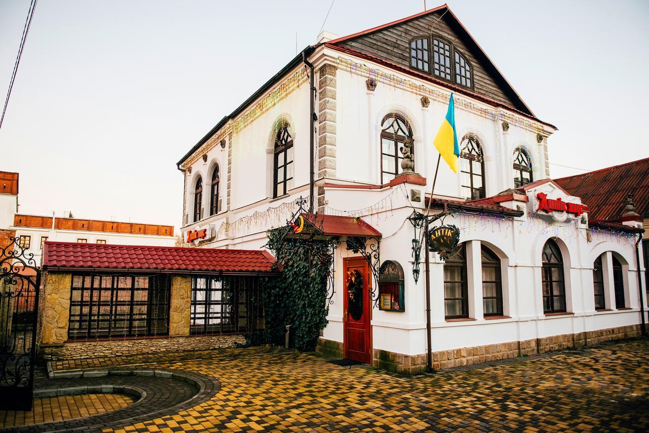 Antique House Hotel Dubno Dış mekan fotoğraf