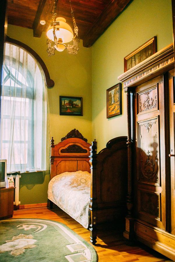 Antique House Hotel Dubno Dış mekan fotoğraf