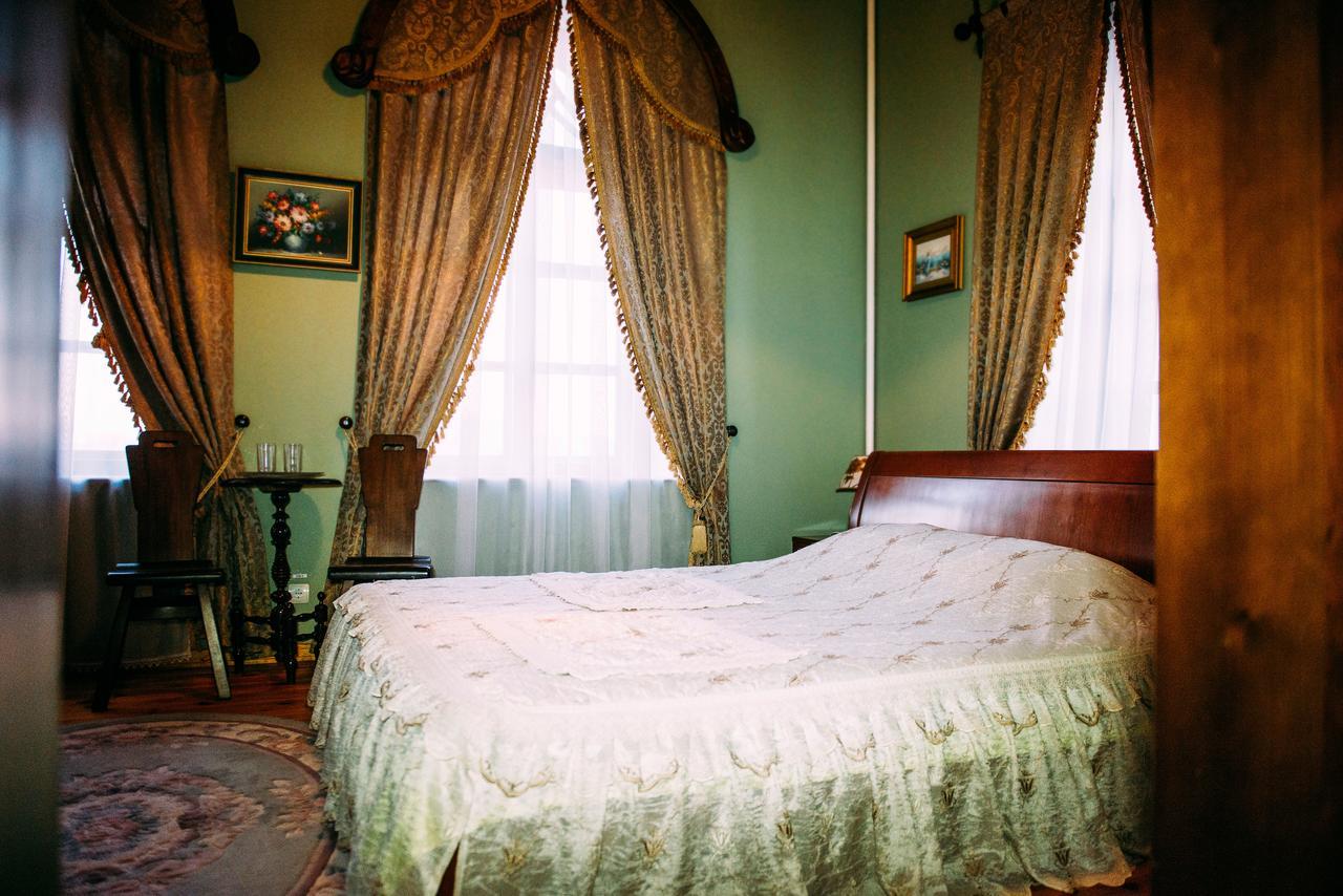 Antique House Hotel Dubno Dış mekan fotoğraf