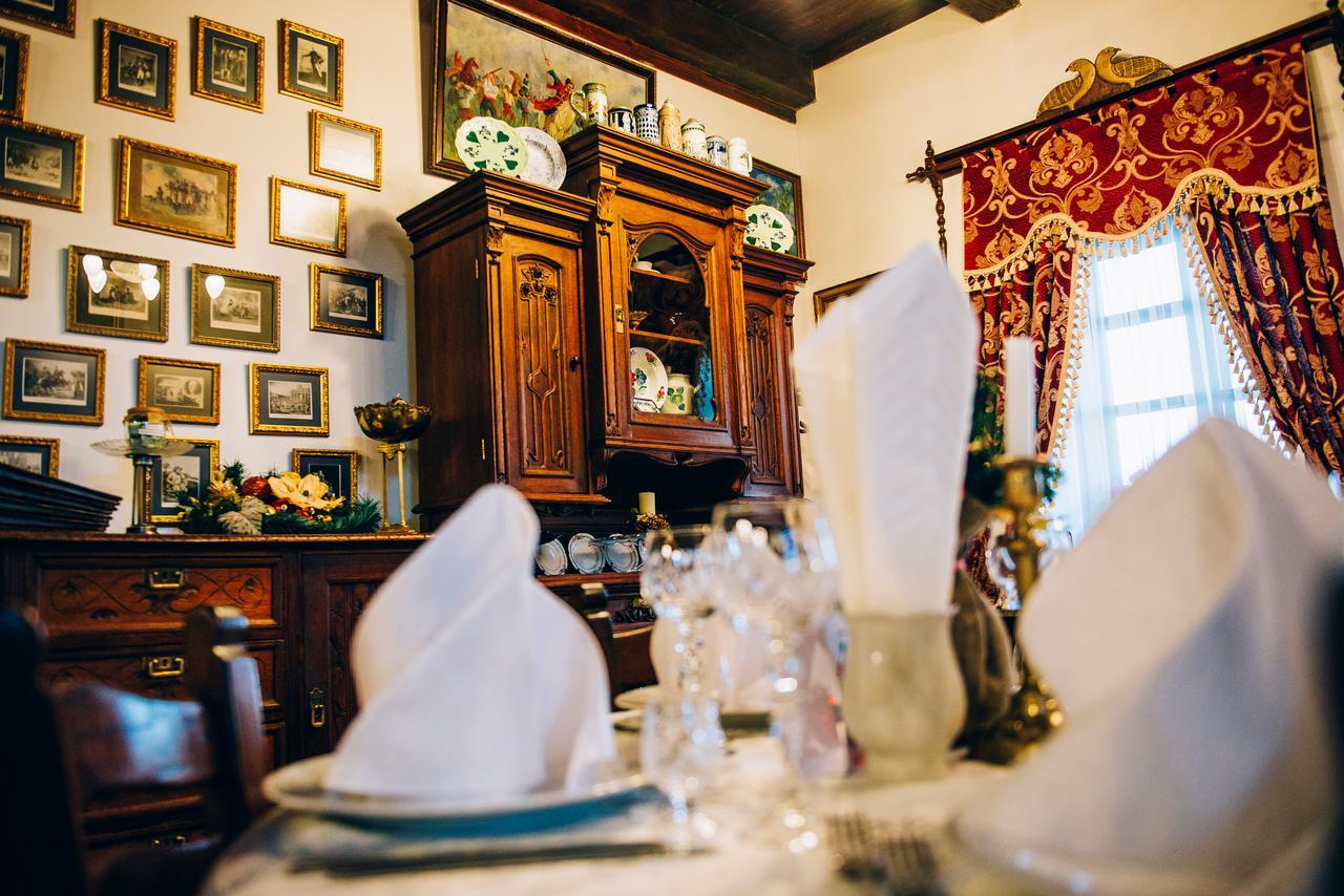 Antique House Hotel Dubno Dış mekan fotoğraf