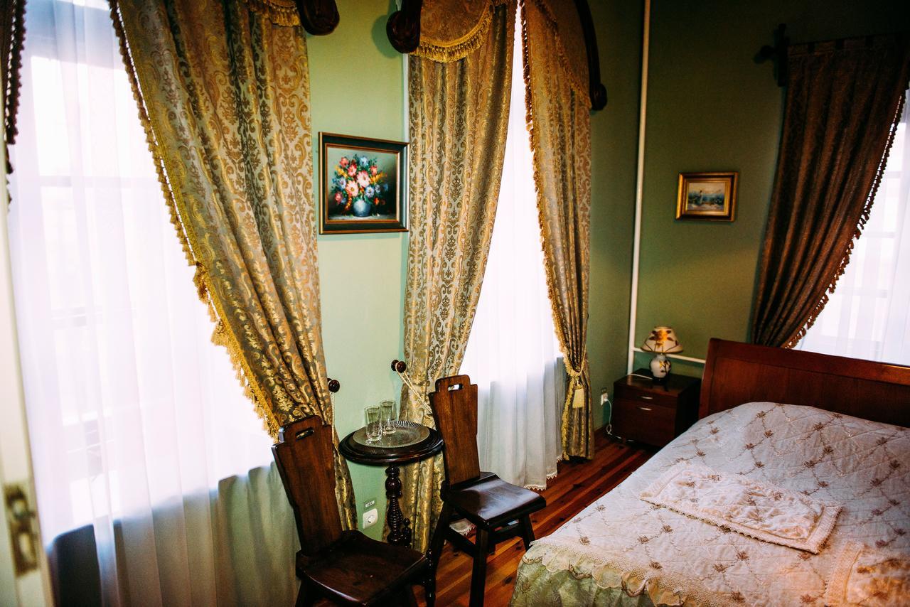 Antique House Hotel Dubno Dış mekan fotoğraf