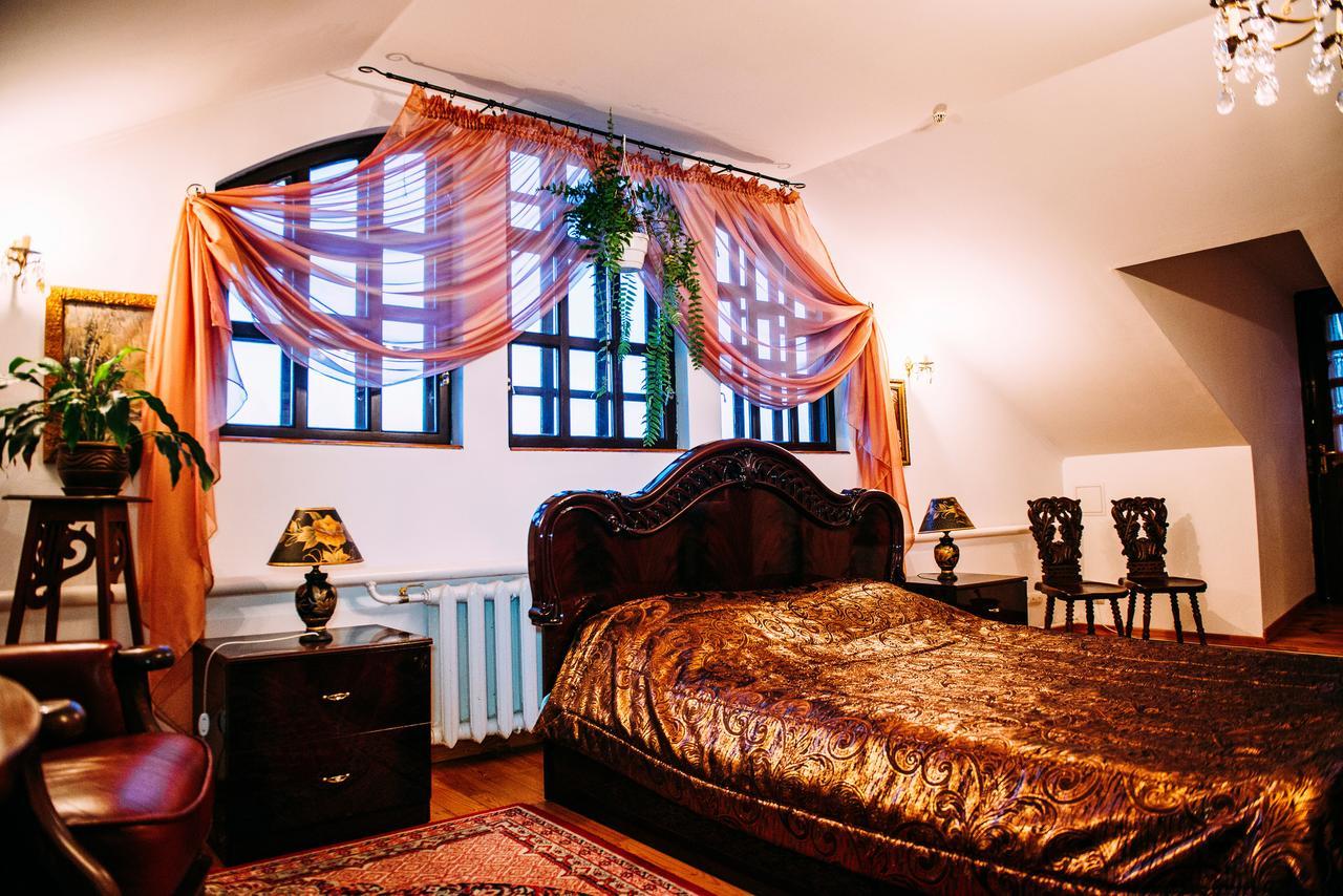 Antique House Hotel Dubno Dış mekan fotoğraf