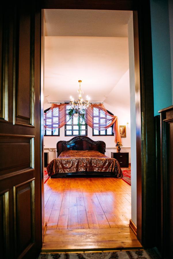 Antique House Hotel Dubno Dış mekan fotoğraf