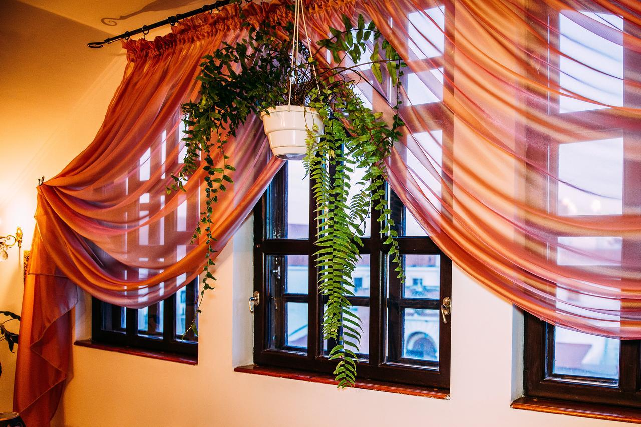 Antique House Hotel Dubno Dış mekan fotoğraf