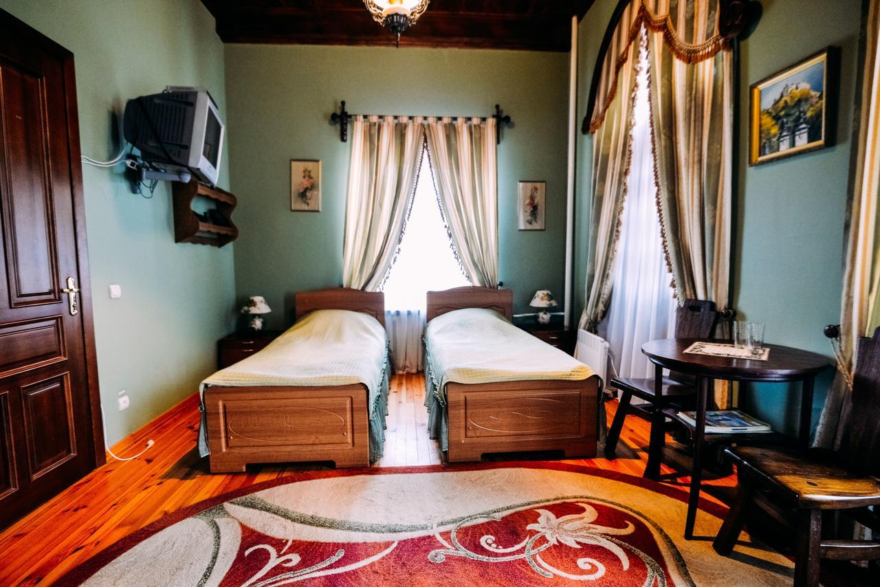 Antique House Hotel Dubno Dış mekan fotoğraf